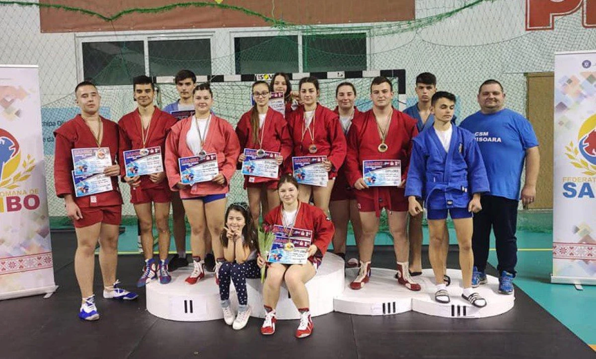 Salbă de medalii naţionale, la Sambo! Arădenii au urcat de 14 ori pe podium