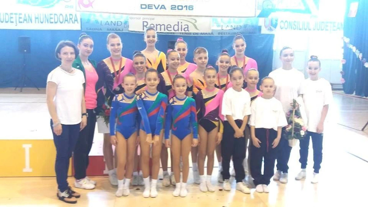 SALBĂ DE MEDALII PENTRU GIMNASTE. AU CUCERIT CETATEA DEVEI