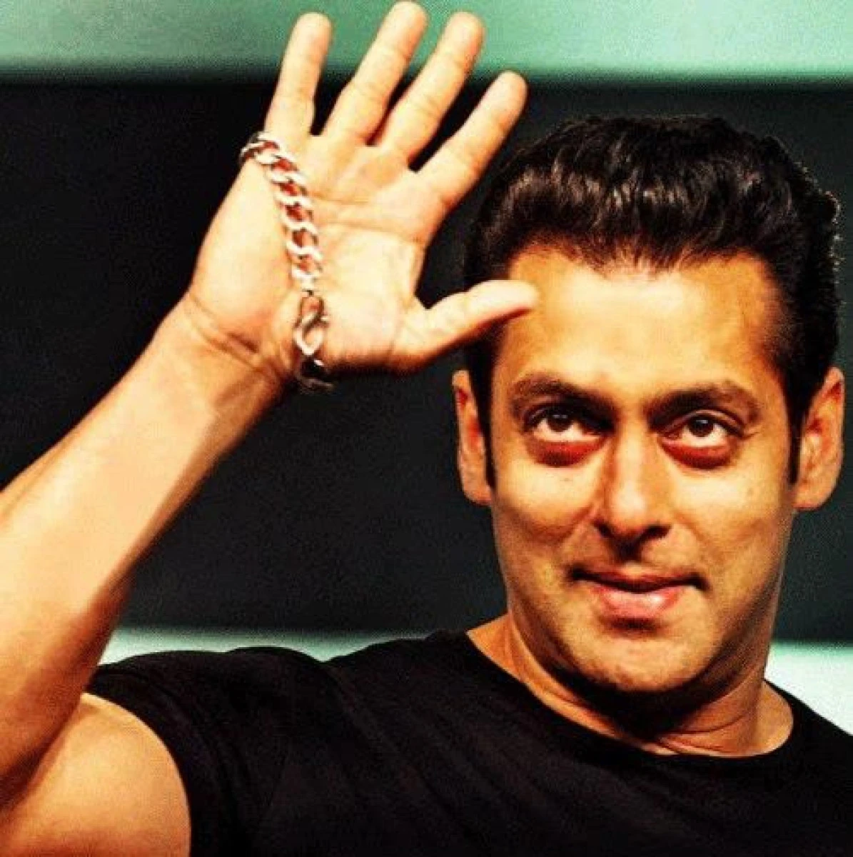SALMAN KHAN, VRAJIT SI JEFUIT! TOTUL S-A INTAMPLAT SUB PRIVIRILE A 14 BODYGUARZI!