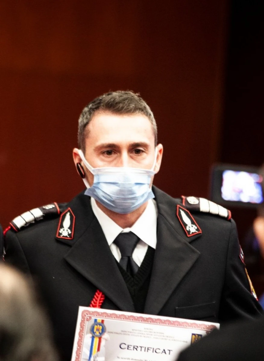 Samuel Cristescu, Ionuț Olteanu și Cătălin Blaj - pompierii anului 2021