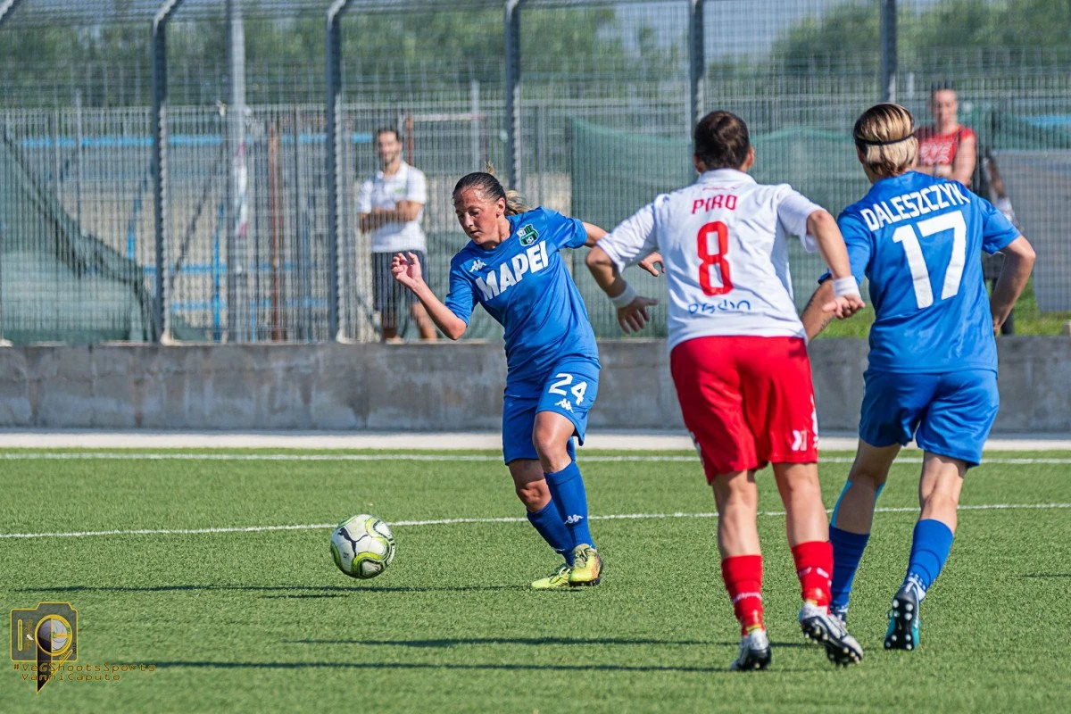 Sântana dă o jucătoare în naţionala feminină de fotbal. Vine de la o premiantă din Serie A! (FOTO)