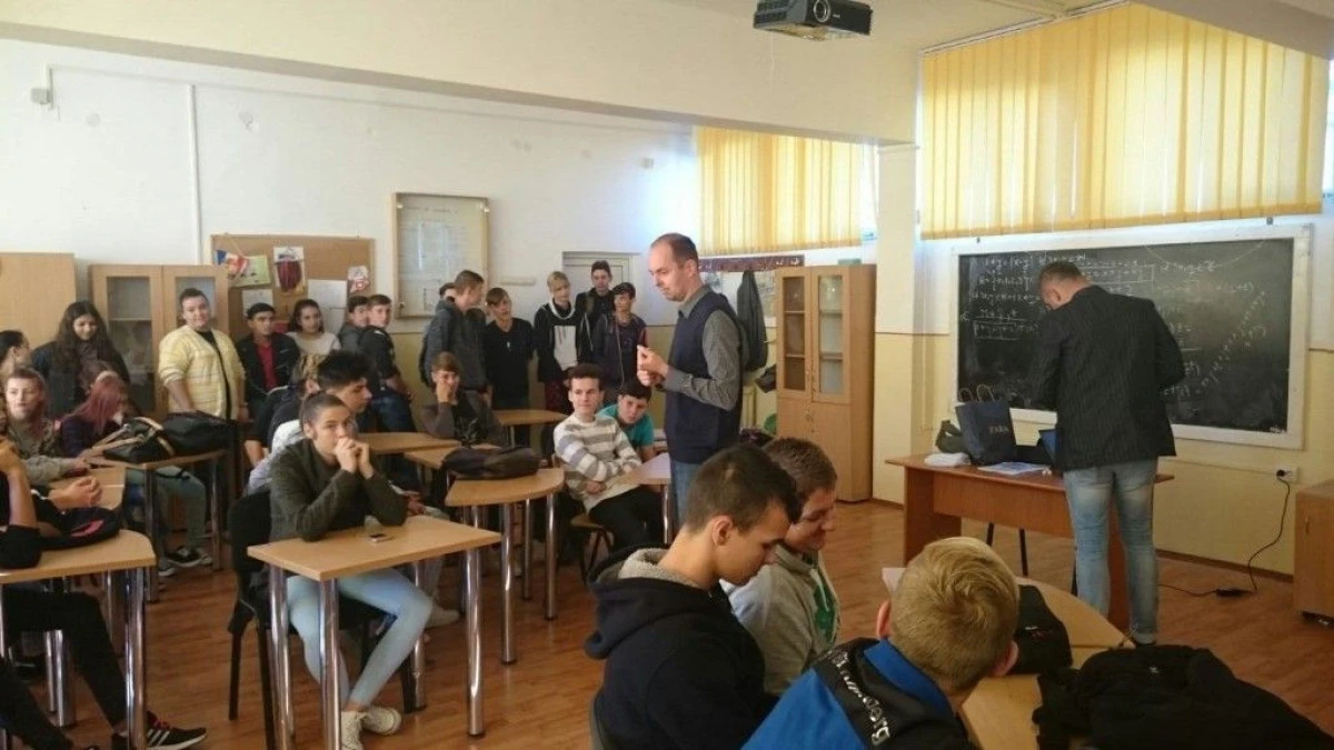"SAPTAMANA PREVENIRII CRIMINALITATII" A CONTINUAT SI ASTAZI CU TEMA "PREVENIREA CRIMINALITATII ORGANIZATE"
