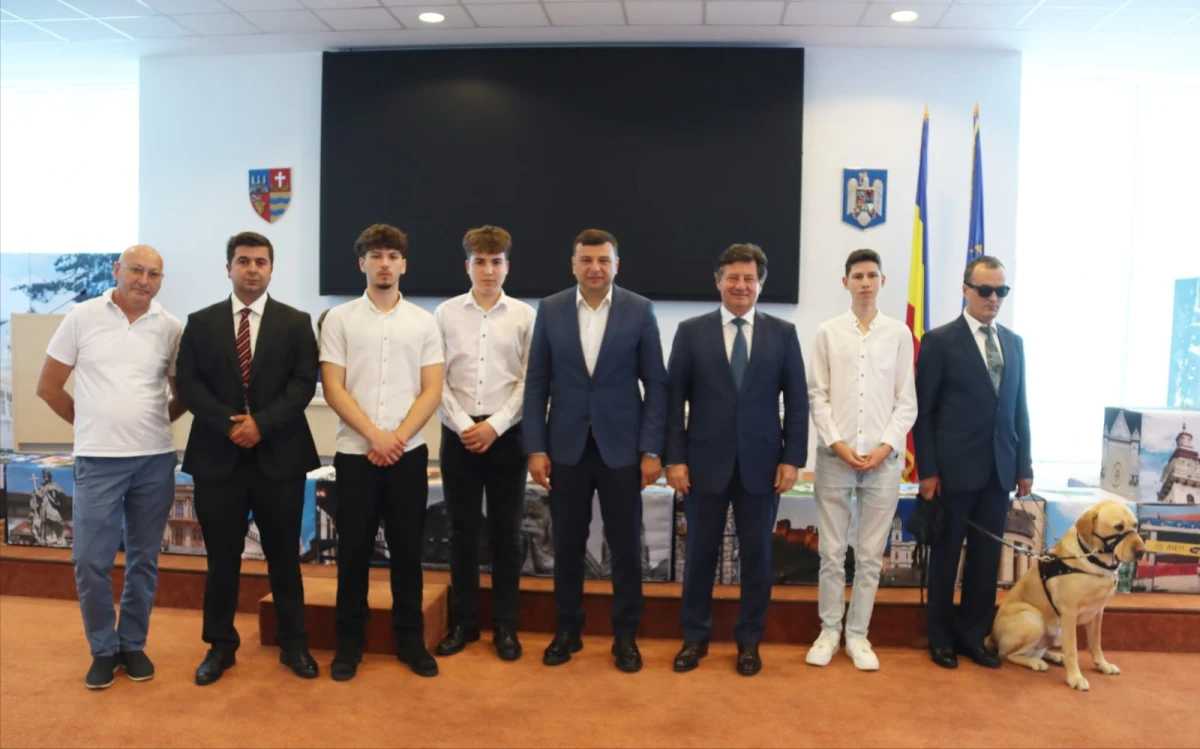 Șapte arădeni au răspuns invitației lui Sergiu Bîlcea de a descoperi din interior activitatea Consiliului Județean Arad