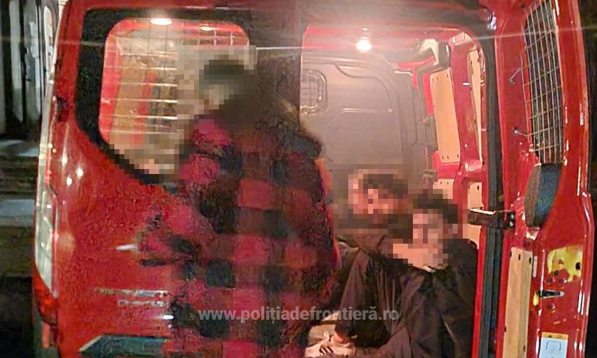 Șapte cetățeni din Irak și Maroc, găsiți în compartimentul de marfă al unui microbuz