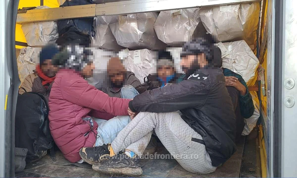 Șapte cetățeni străini, depistați ascunși în două TIR-uri de polițiștii de frontieră arădeni