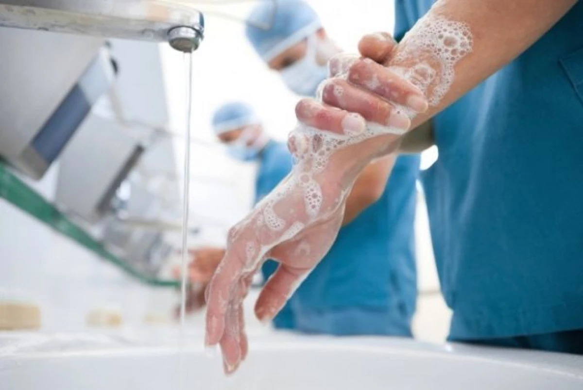 SĂPUNUL CHIRURGICAL MAXIL - 2 MILIOANE DE BACTERII PE MILILITRU