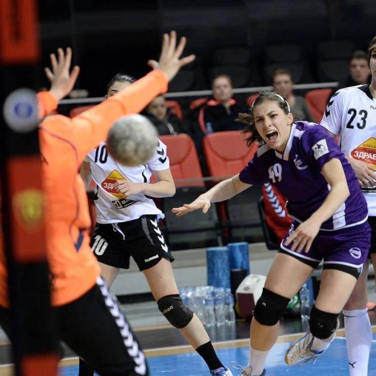 Sârboaica Golusin, prima handbalistă străină din istoria Crişului