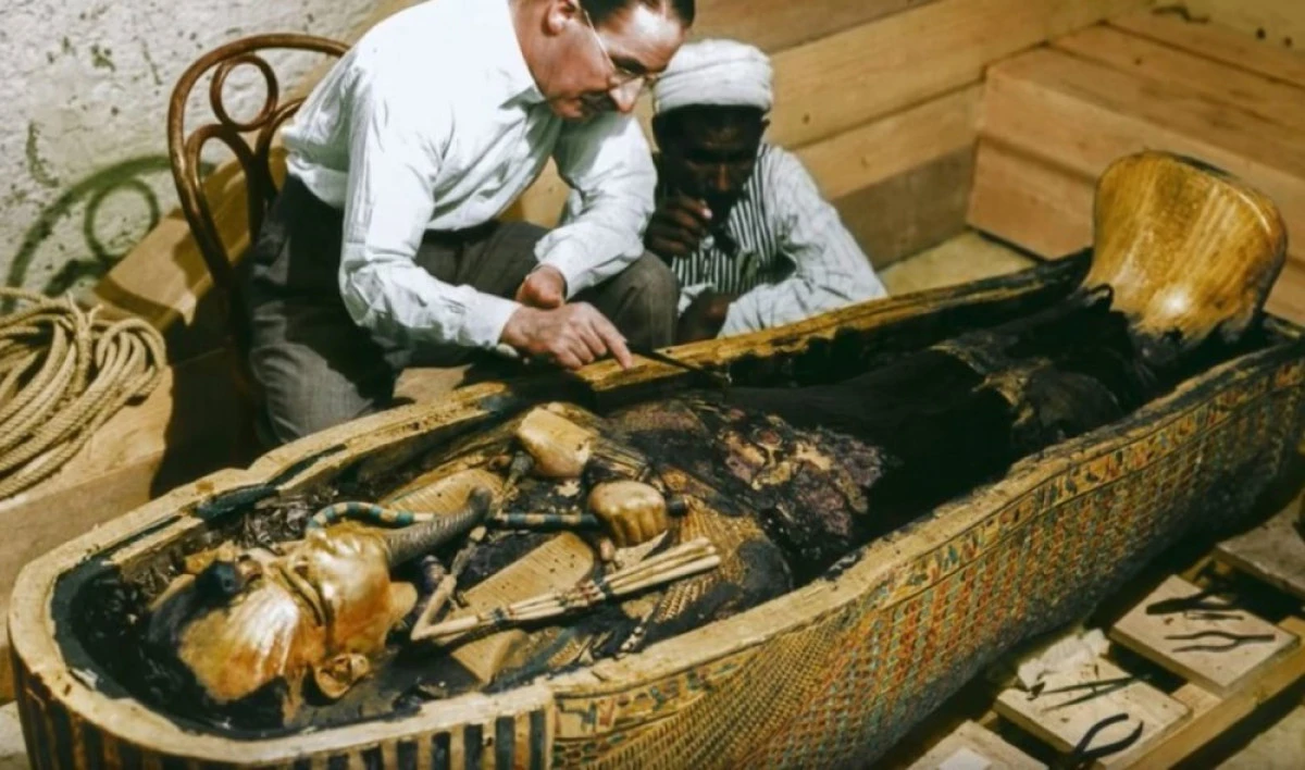 Sarcofagul din lemn aurit al lui Tutankhamon, restaurat pentru prima dată