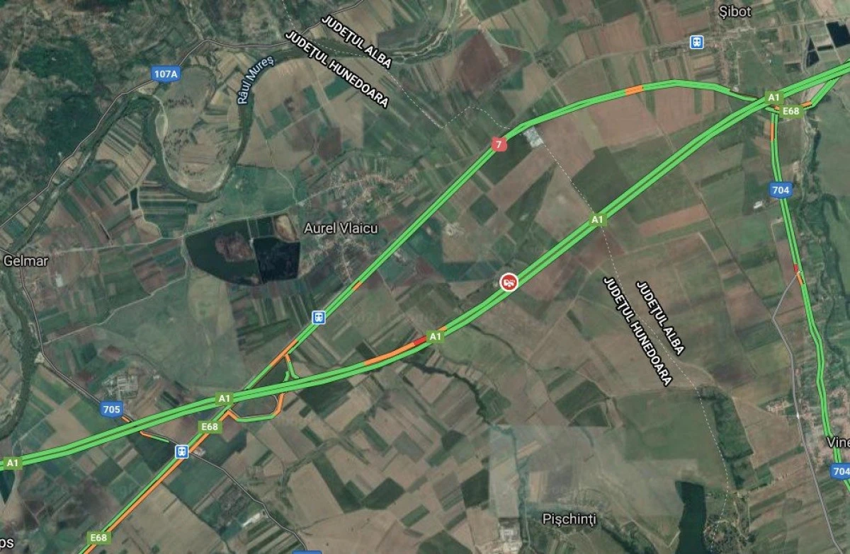 Șase autoturisme și două autotrenuri s-au ciocnit pe A1, după ce s-a desprins roata unui TIR