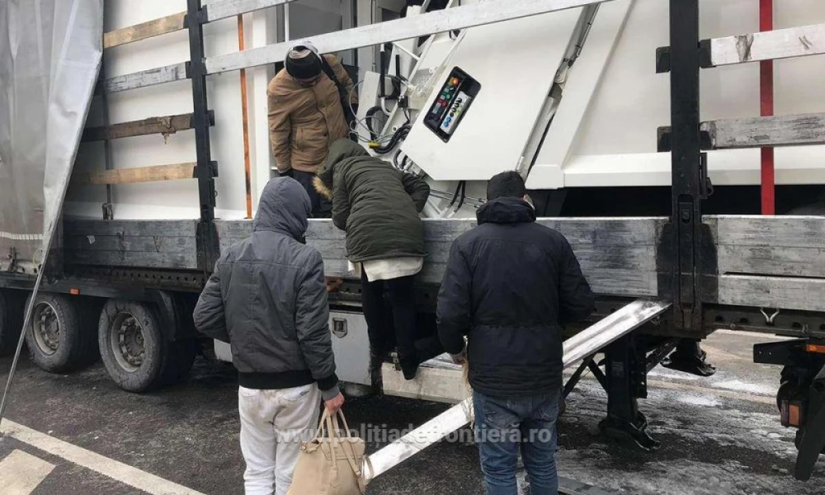 Şase cetăţeni din Siria şi Iran, ascunși într-un automarfar de un şofer turc, depistaţi în vama Nădlac 