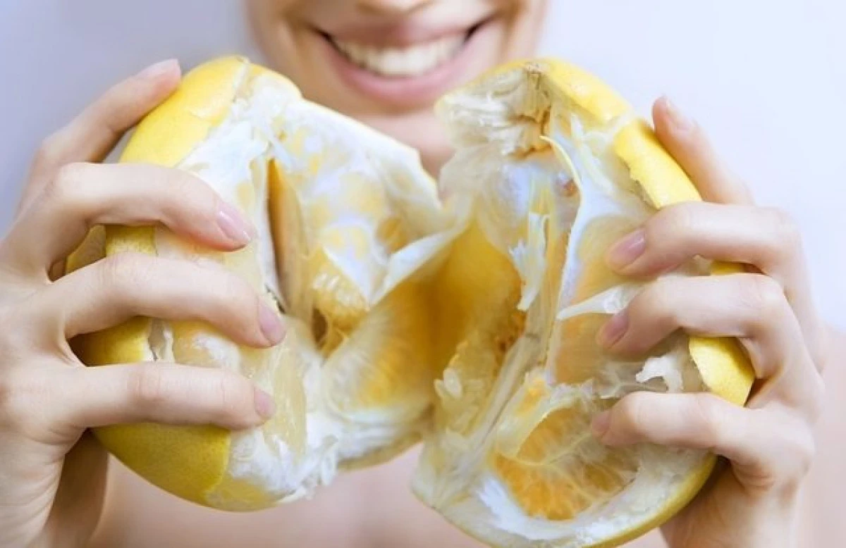 Șase motive pentru care să consumi pomelo în sezonul rece