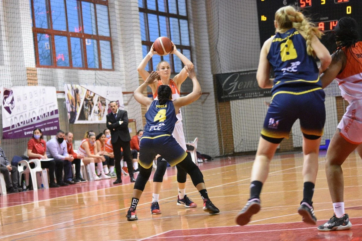 Satu Mare şi-a arătat valoarea şi la Arad. “Galben-albastrele” vor juca finala mică a campionatului