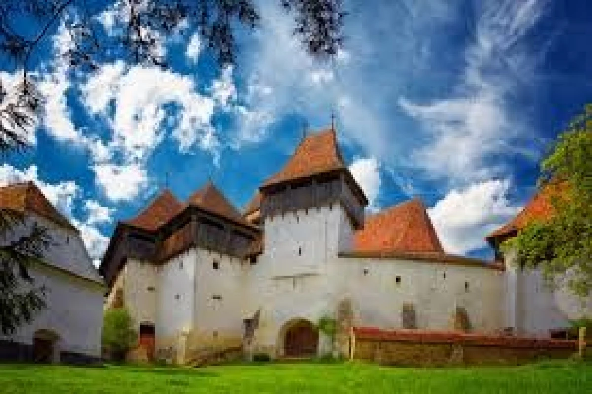 Satul din România în care ar putea fi interzise mașinile