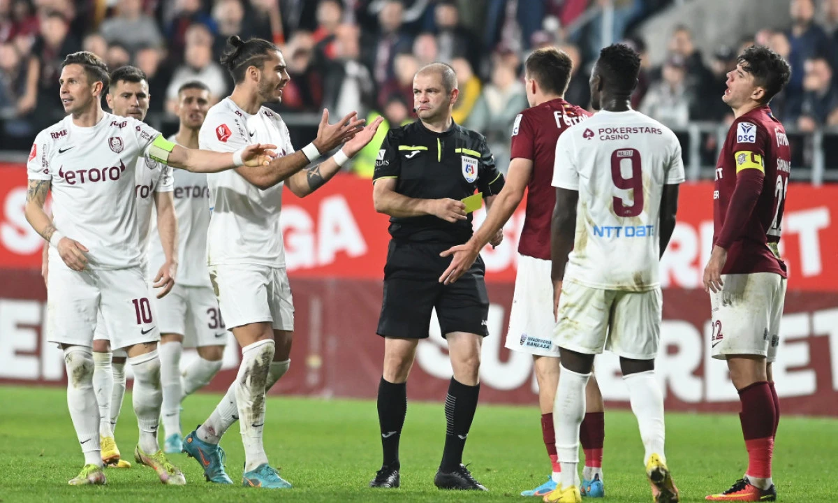 Scandal imens după Rapid - CFR Cluj, cu arădeanul Hațegan fără reacție în camera VAR! Patronul campioanei amenință cu retragerea din fotbal