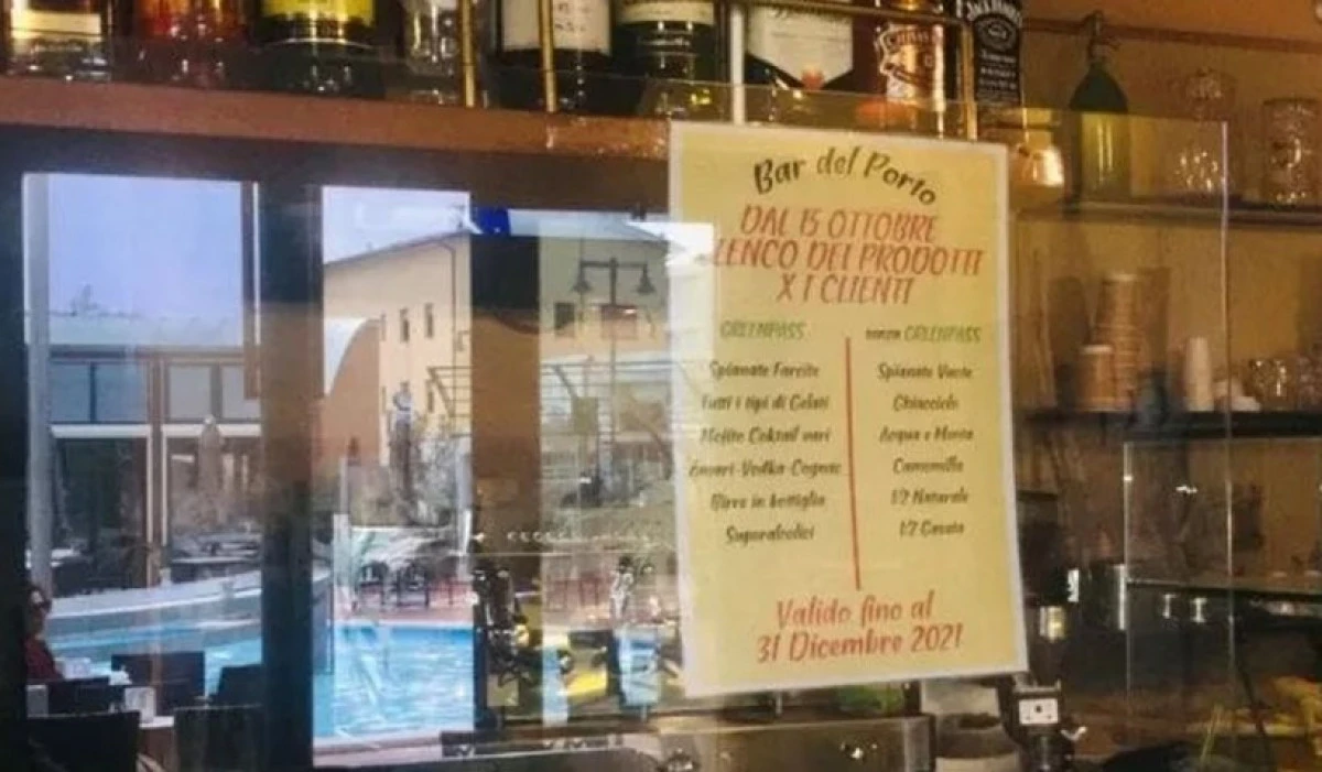 Scandal în Italia, după ce un patron de restaurant a afișat meniuri separate pentru nevaccinați