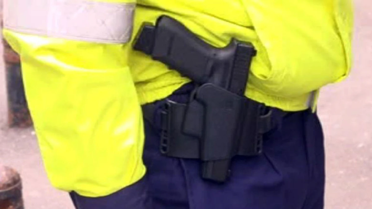 Scandal în localitatea Vânători. Polițiștii au fost nevoiți să tragă două focuri de armă pentru a imobiliza un bărbat