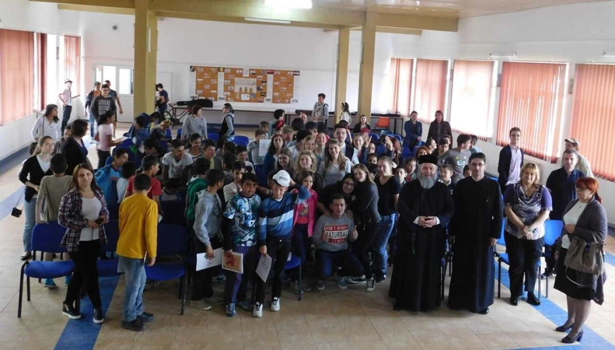 „ȘCOALA ALTFEL“, PENTRU COPIII DIN CASELE DE TIP FAMILIAL DIN SÂNTANA