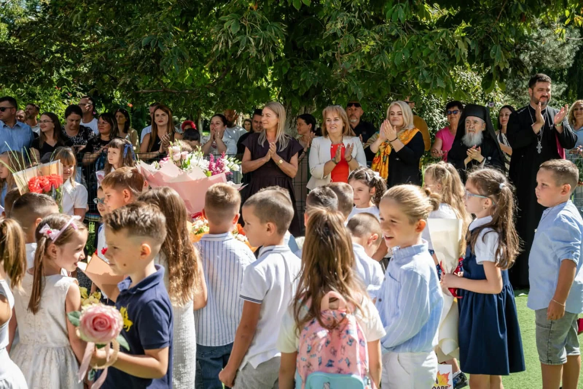 Școala „Episcop Ioan Mețianu” din Arad și-a deschis porțile pentru un nou an școlar