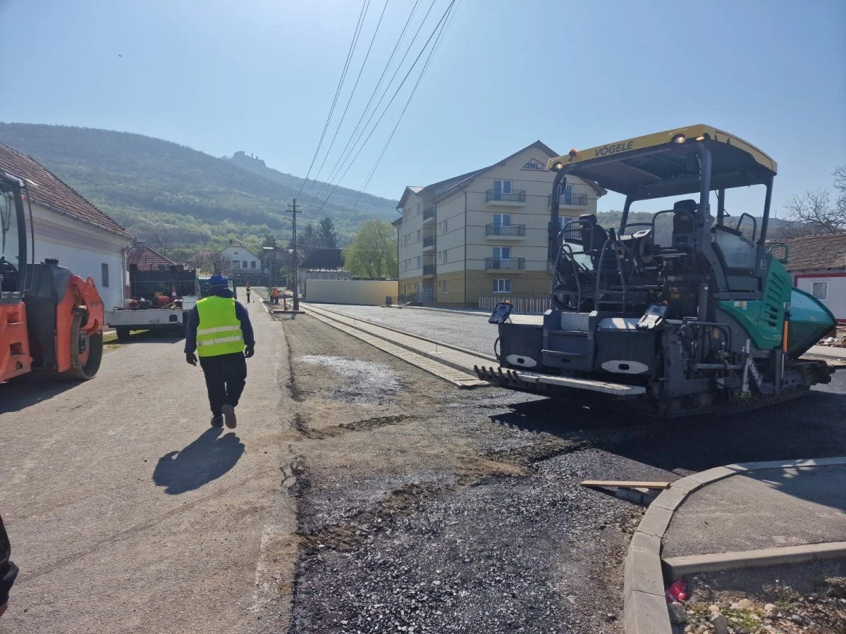 Se apropie finalizarea lucrărilor la noul bloc ANL din comuna Șiria
