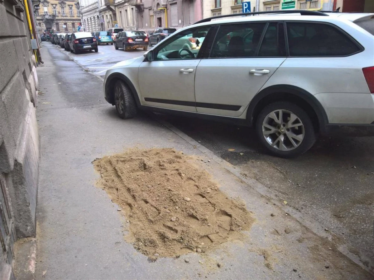 Se „asfaltează” cu nisip în centrul Aradului