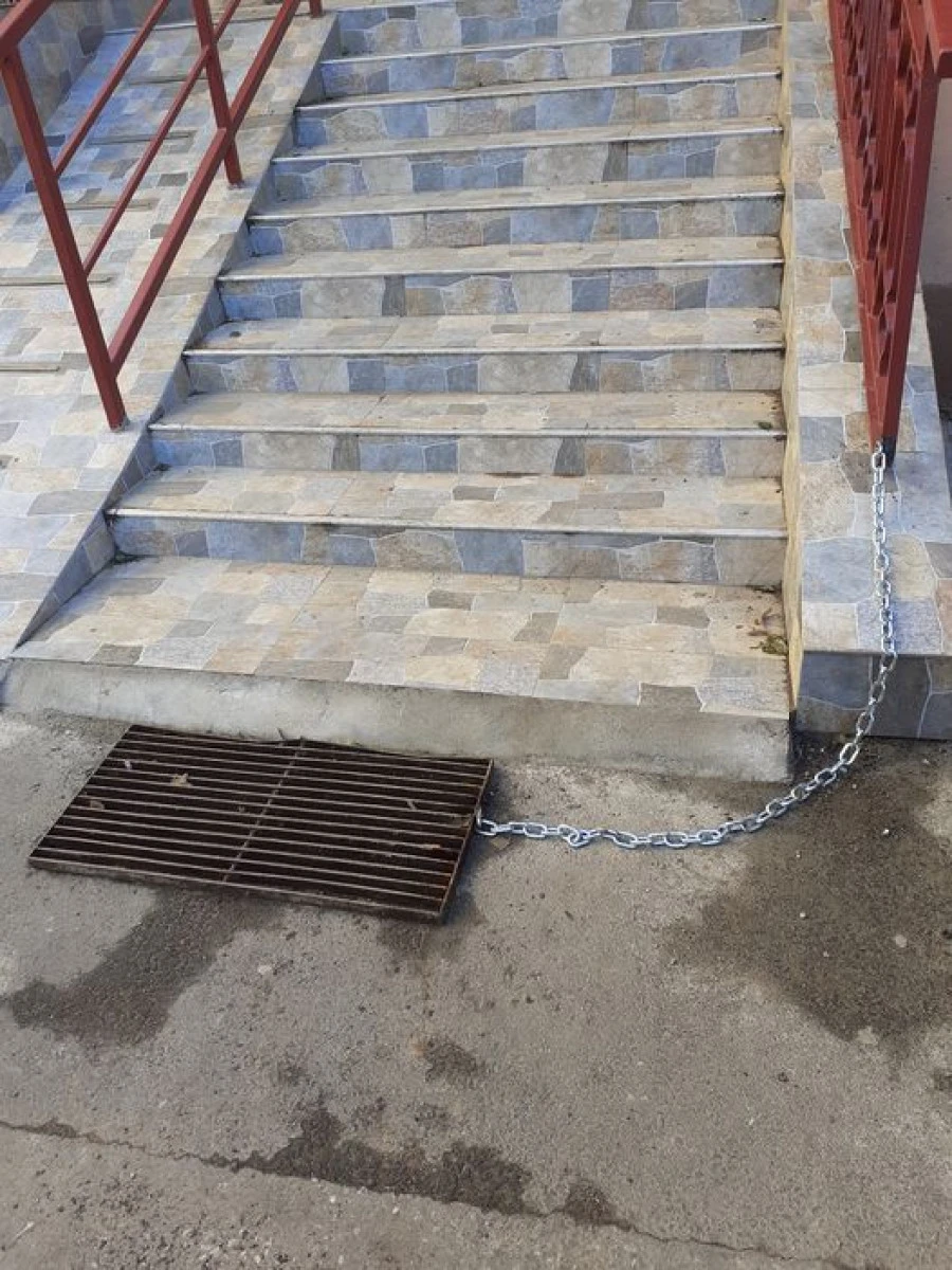 Se întâmplă în Arad: au legat grătarul cu lanţul