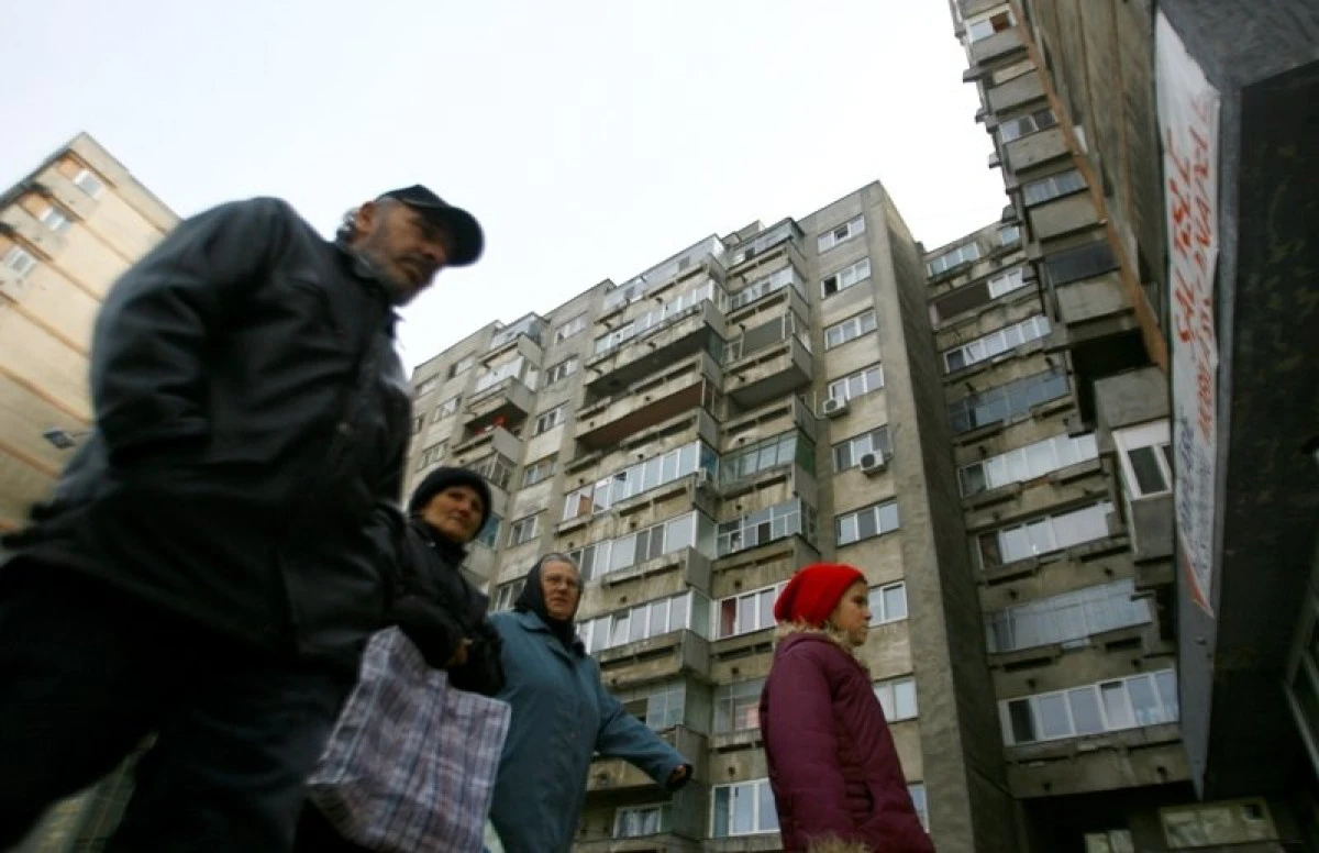 Se întâmplă în România. 15.000 de locatari în 3 apartamente