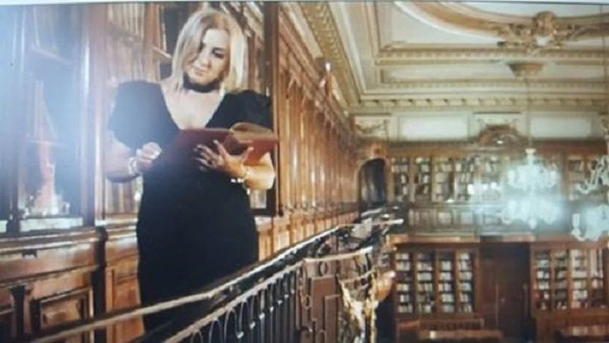 Se întâmplă în România! Biblioteca UMF, scenă pentru maneliști