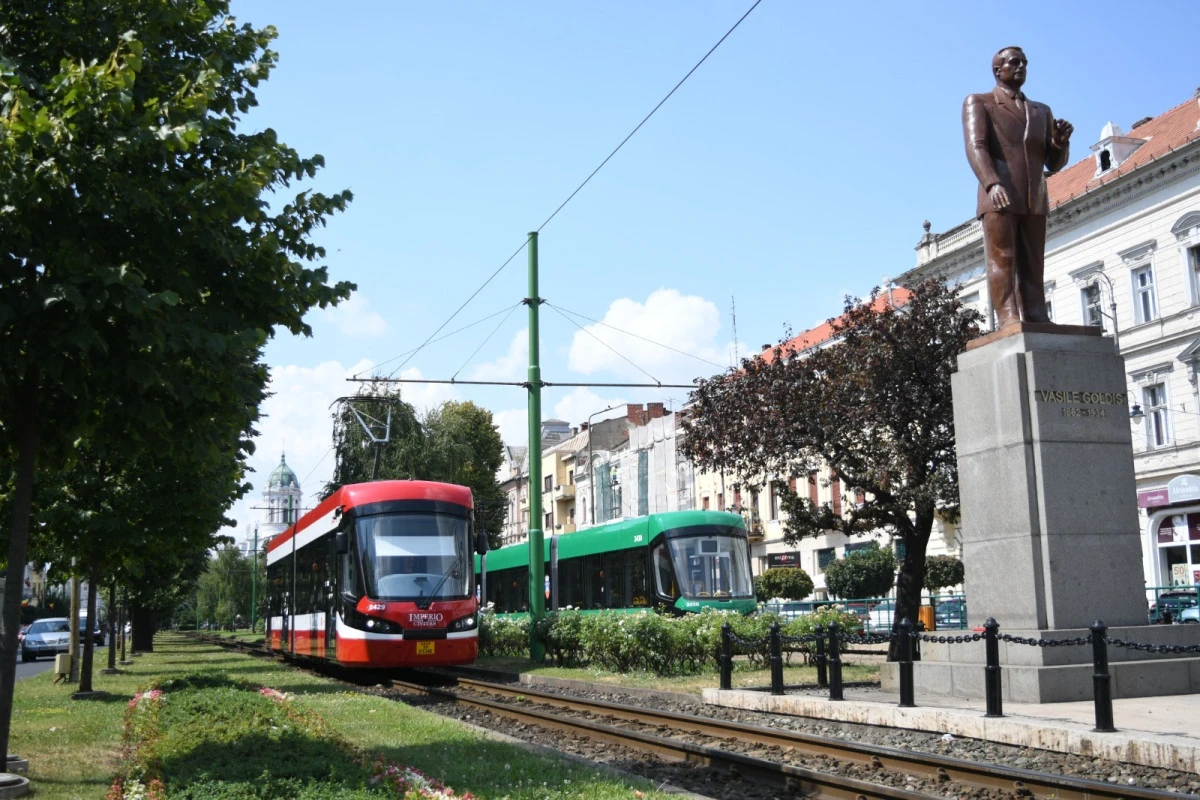 Se întrerupe circulația tramvaielor pe direcția Piața Romană-Podgoria, din cauza unei avarii la rețeaua de apă-canal