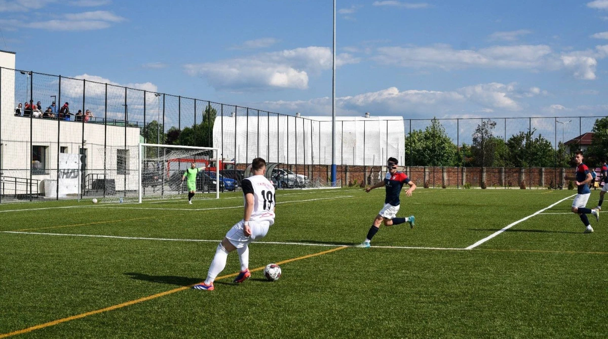 Se joacă penultima etapă, în Liga a IV-a Arad la fotbal. Campioana Unirea Sântana își primește trofeul