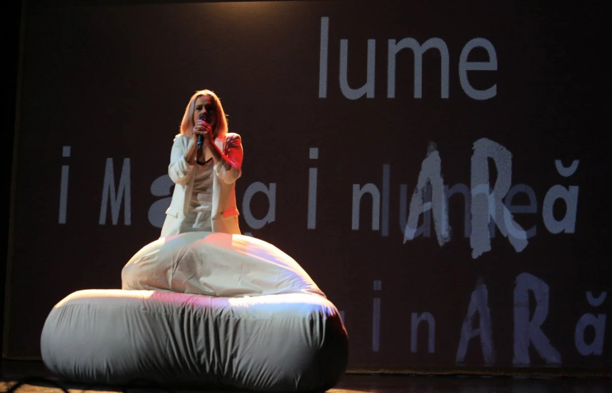 Se reiau... înregistrările la teatru