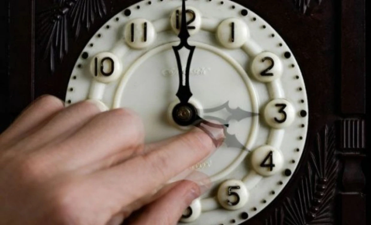 Se schimbă ora. Cum se dau ceasurile când trecem la ora de vară, pe 30 martie