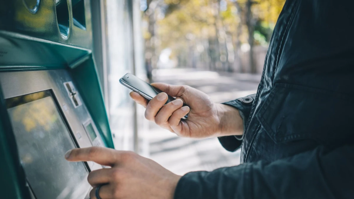 Se schimbă regulile la ATM-uri. Românii nu vor mai fi obligați să aleagă sume prestabilite