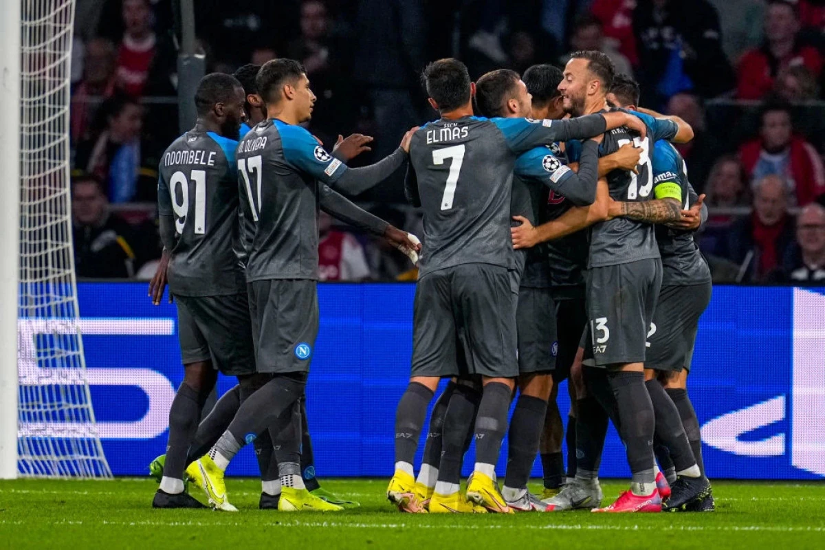 Seara italienilor în Liga Campionilor: Napoli a dat recital la Amsterdam, iar Inter a răpus-o pe Barcelona!