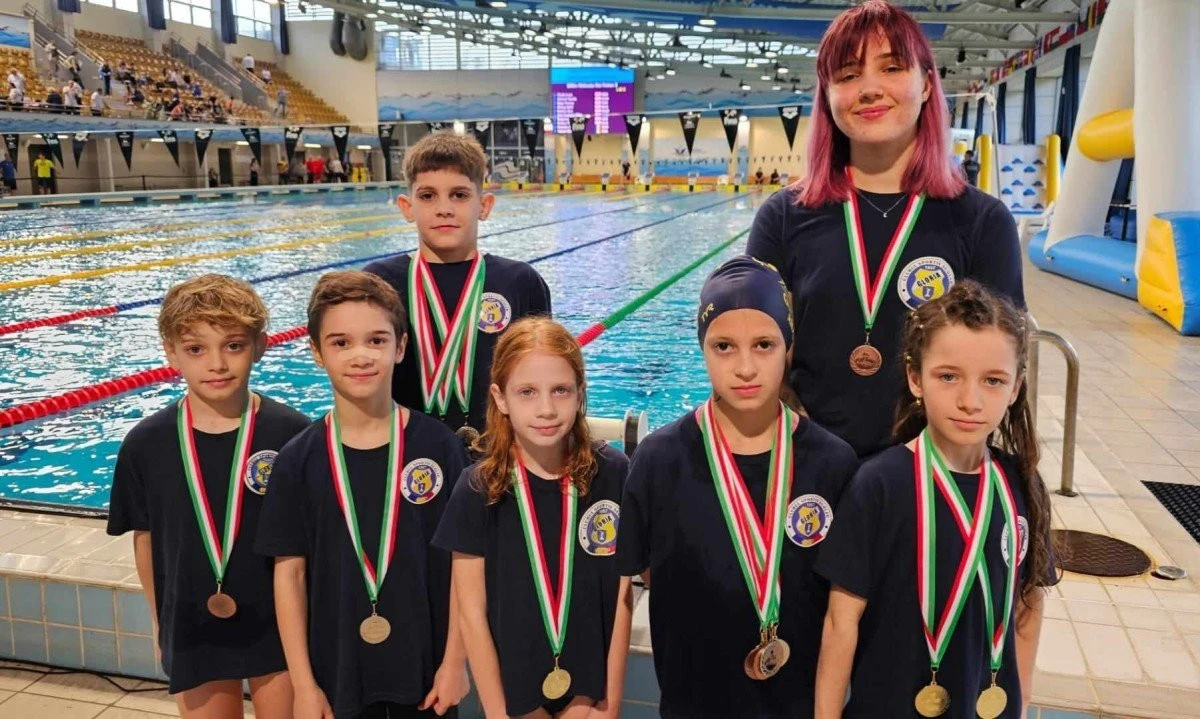 Secția de natație a Gloriei s-a întors cu 15 medalii de la un puternic concurs internațional