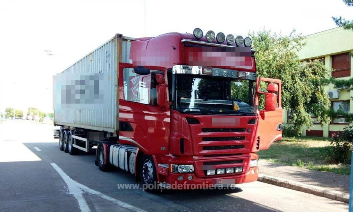 Semiremorcă plină cu calorifere, furată din Franța, depistată la frontieră
