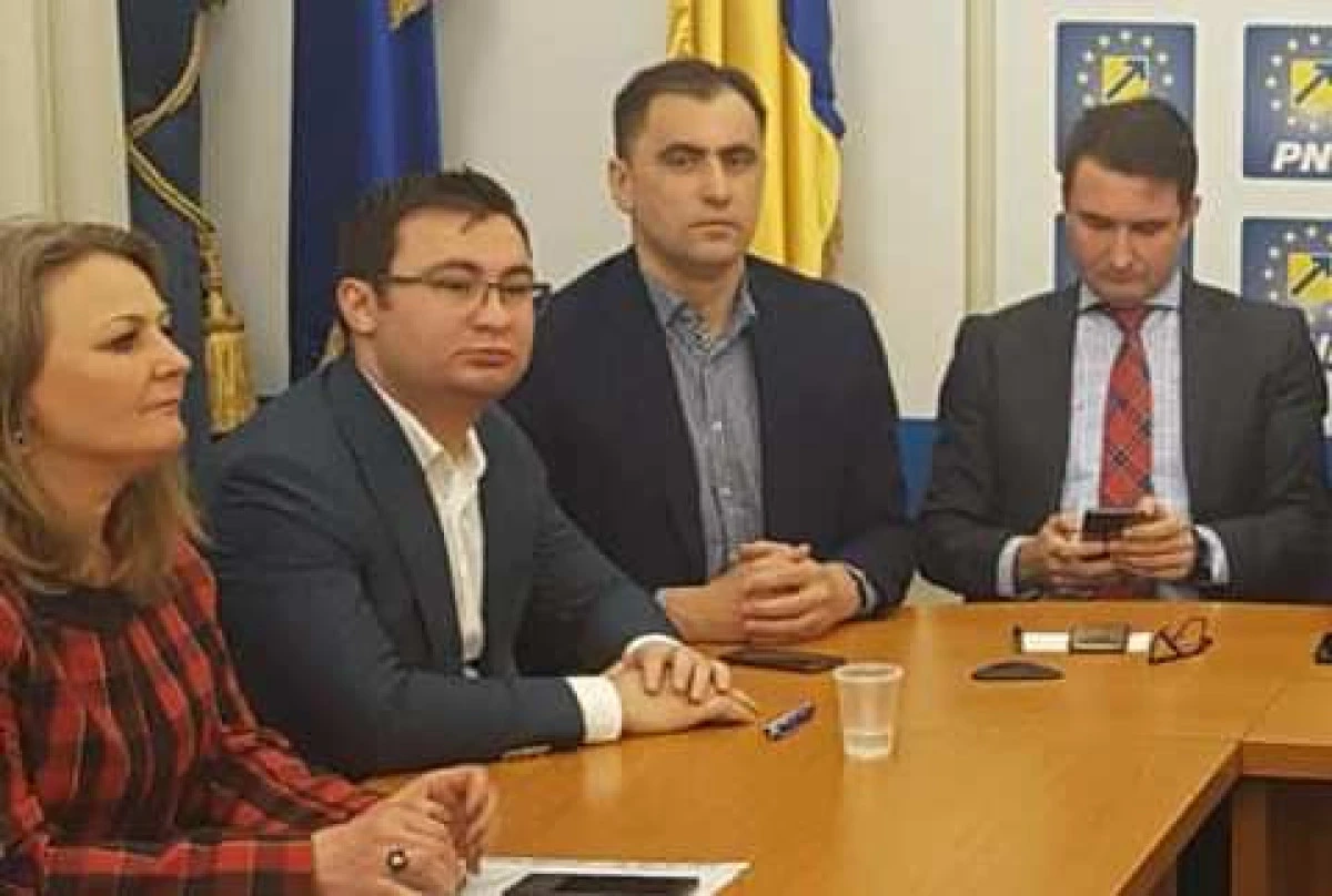 Senatorul Ioan Cristina şi deputatul Glad Varga deschid listele PNL Arad pentru Parlament