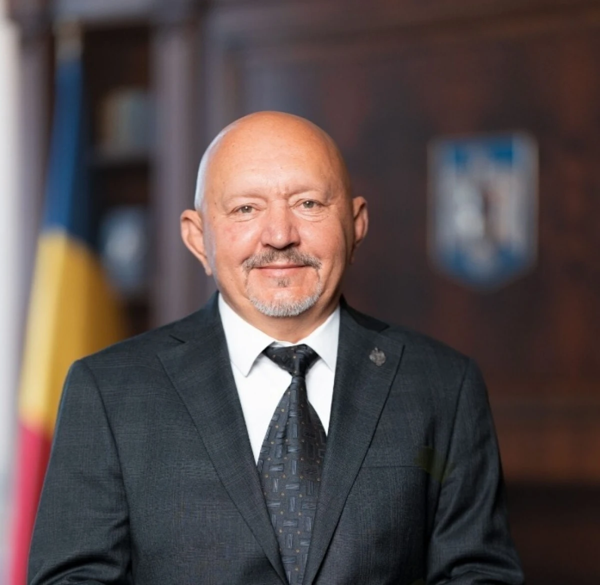 Senatorul Teofil Parasca îi cere explicații ministrului Predoiu despre concursurile din MAI