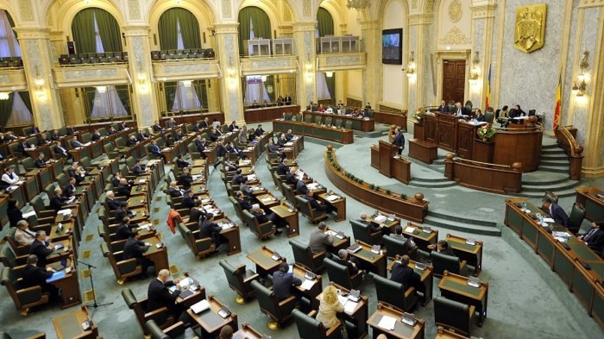 Senatul a adoptat tacit proiectele de eliminare a CASS pentru mame, veterani, personalul monahal