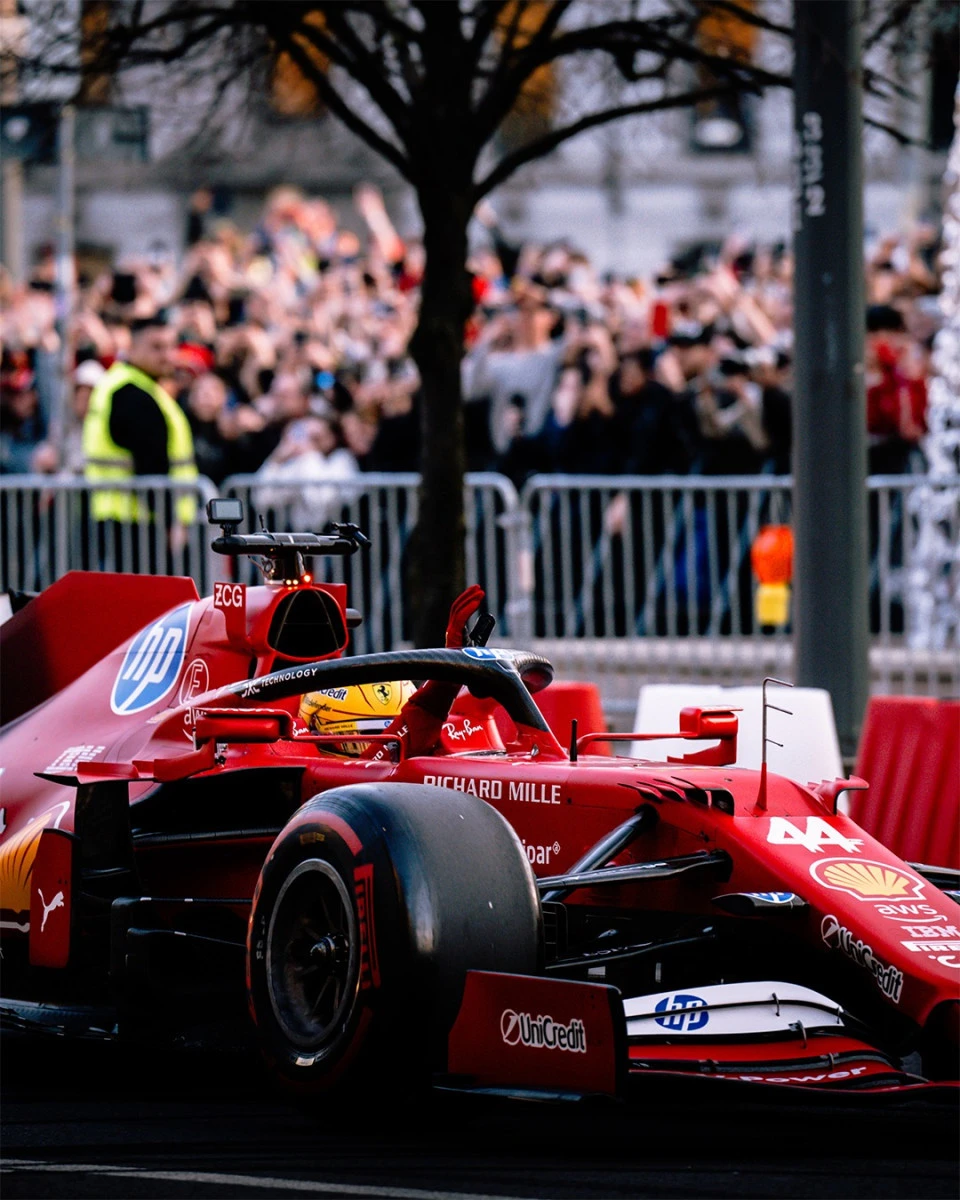 Sezonul 2025 de Formula 1: Calendarul curselor și prezentarea celor zece echipe
