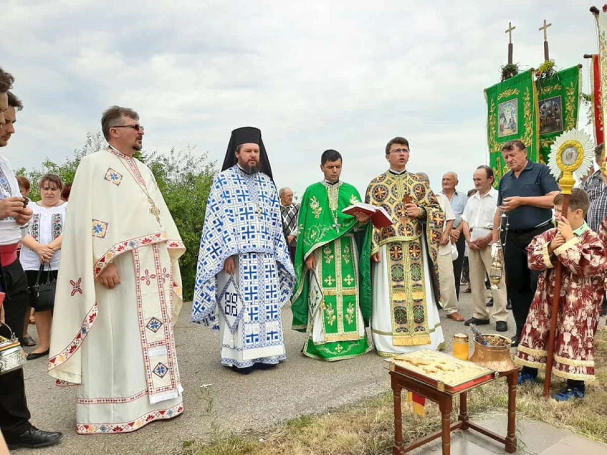 Sfânta Liturghie şi sfinţirea holdelor în satele arădene Firiteaz şi Fiscut