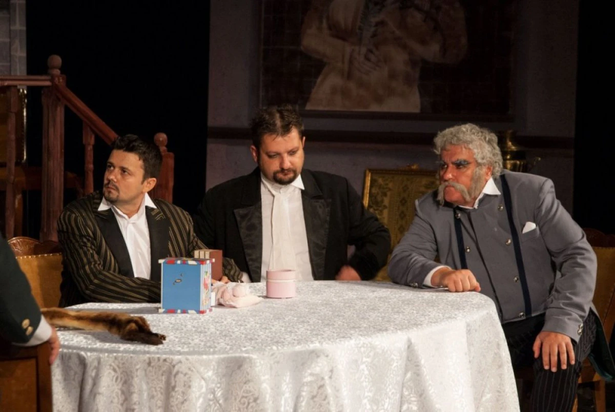 Sfârșitul anului vine cu o comedie de mare succes, la teatru