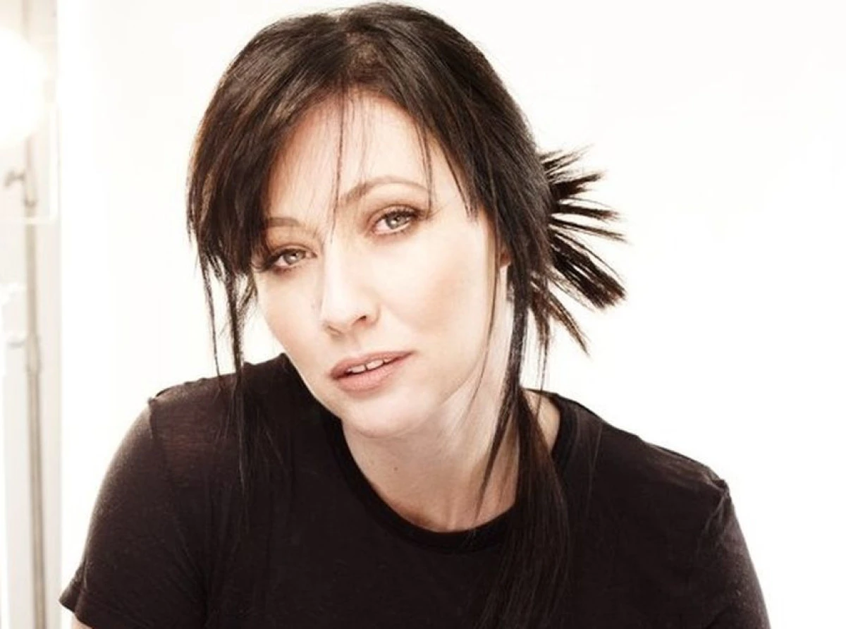 Shannen Doherty a dezvăluit că boala ei, cancer la sân în fază terminală, s-a răspâdit la creier