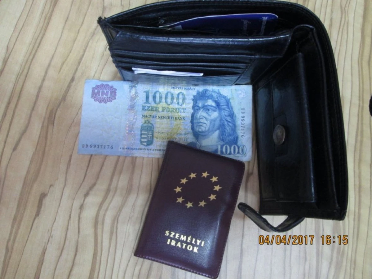 Şi-a uitat portofelul în magazinul Profi din Boul Roşu