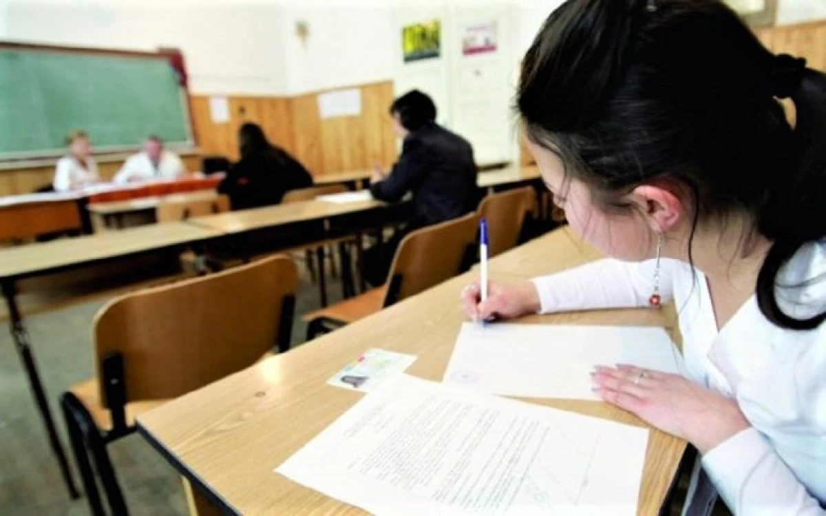 Simularea Evaluării Naţionale: Elevii au susținut proba scrisă la Limba şi literatura maternă