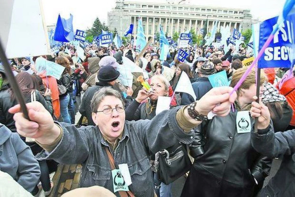 SINDICALIȘTII DIN EDUCAȚIE PROTESTEAZĂ PE 1 IUNIE