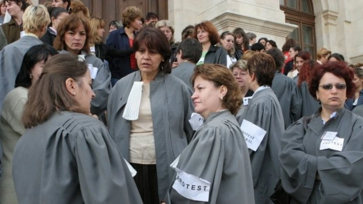 Sindicatele grefierilor declanșează acțiuni de protest pe termen nedeterminat