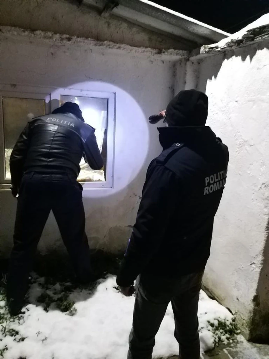 Sistemele de securitate ale societăților comerciale din Arad, Pecica și Curtici, controlate de polițiști