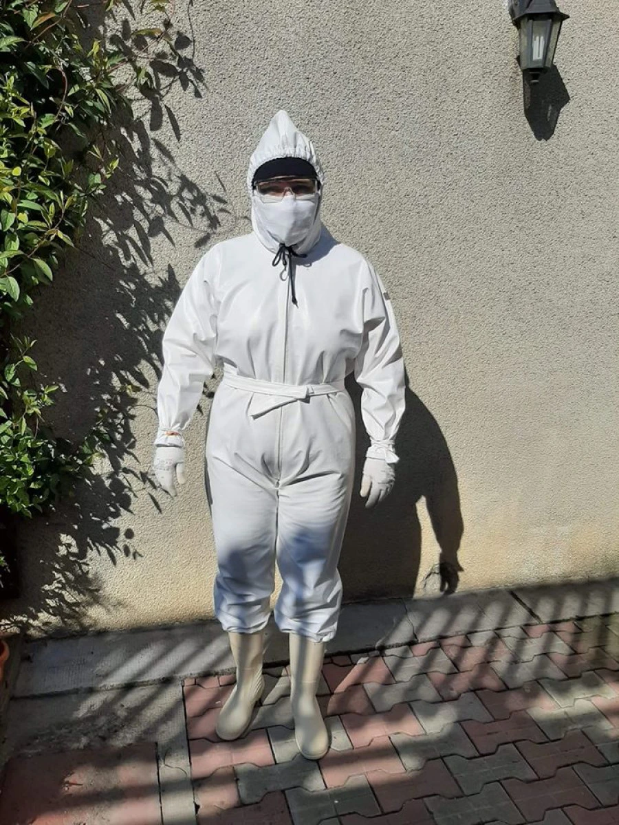 Situație disperată la Spitalul Județean Arad! Cadrele medicale își confecționează singure echipamente de protecție