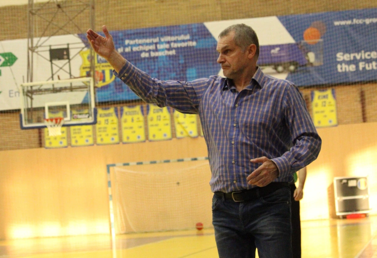 Sladjan Ivic, antrenorul FCC UAV Arad, crede în calificarea în finală: „Pentru club, oraș și suporteri!”