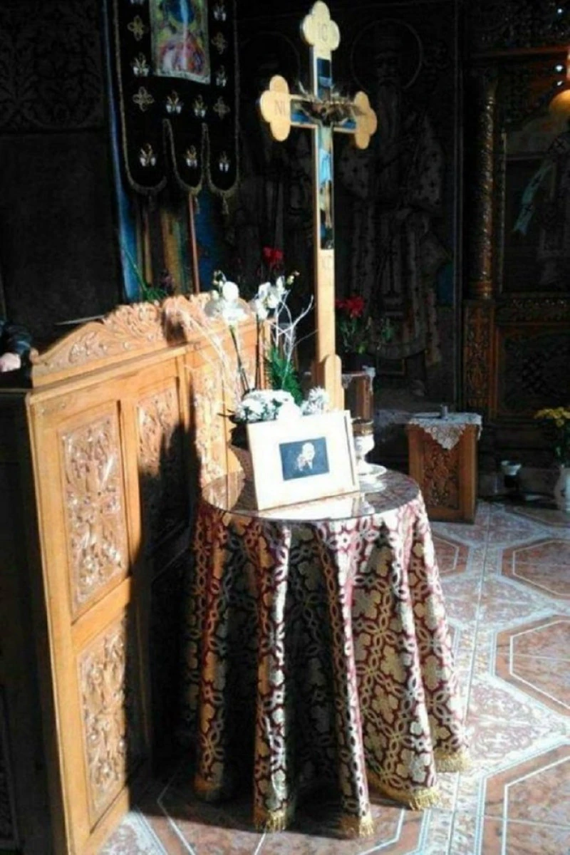 Slujbă de pomenire la Săvârșin, la 40 de zile după moartea Regelui Mihai